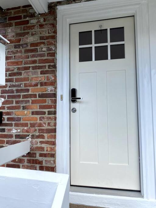 Cozy Boston Getaway Apartment! Free Parking Экстерьер фото