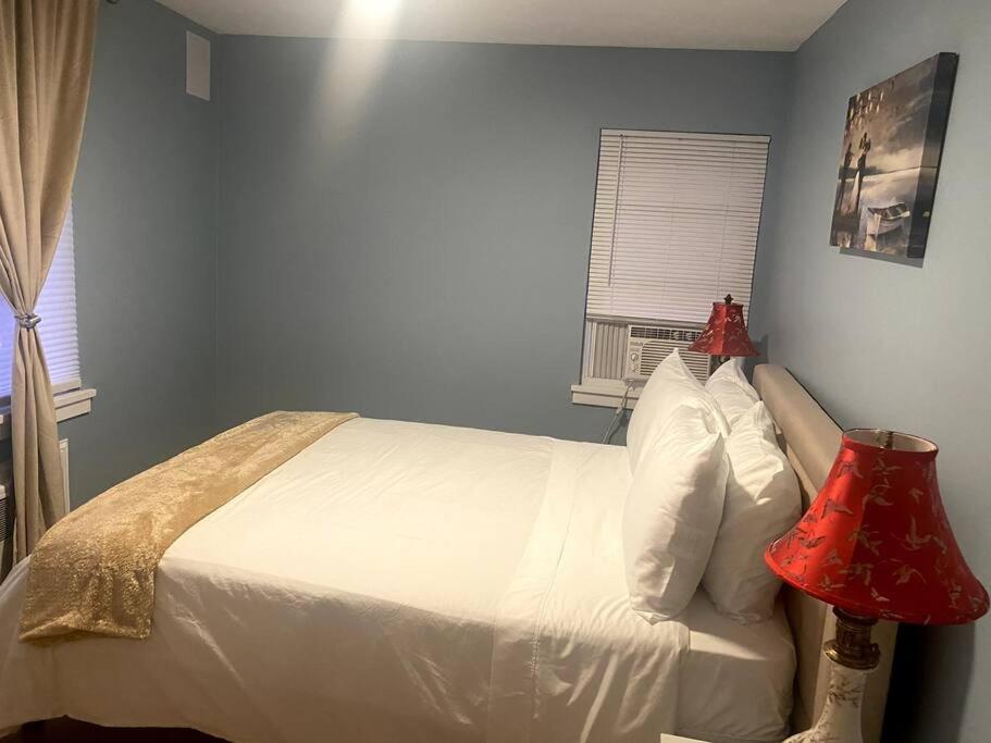 Cozy Boston Getaway Apartment! Free Parking Экстерьер фото